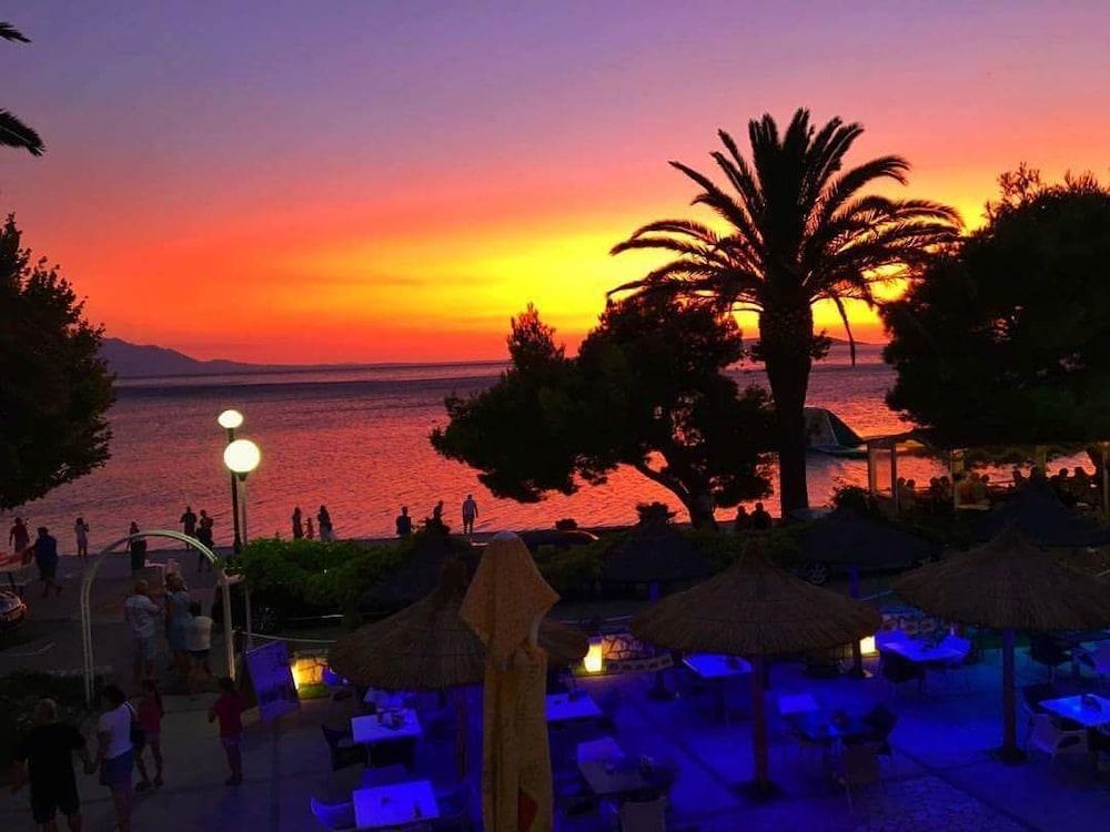 Hotel Laguna グラダツ エクステリア 写真