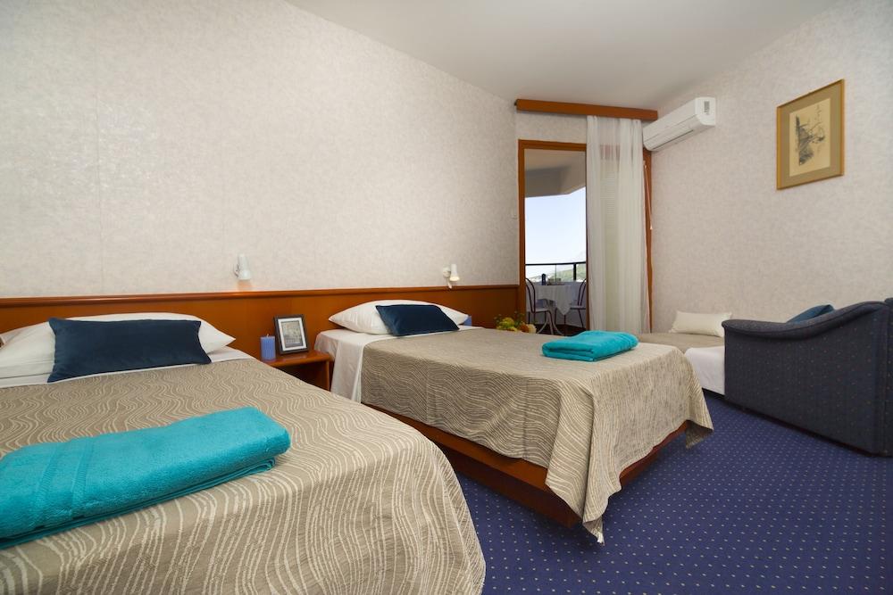 Hotel Laguna グラダツ エクステリア 写真