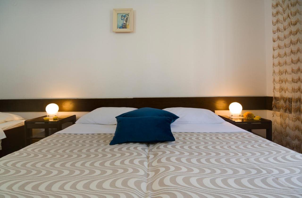 Hotel Laguna グラダツ エクステリア 写真