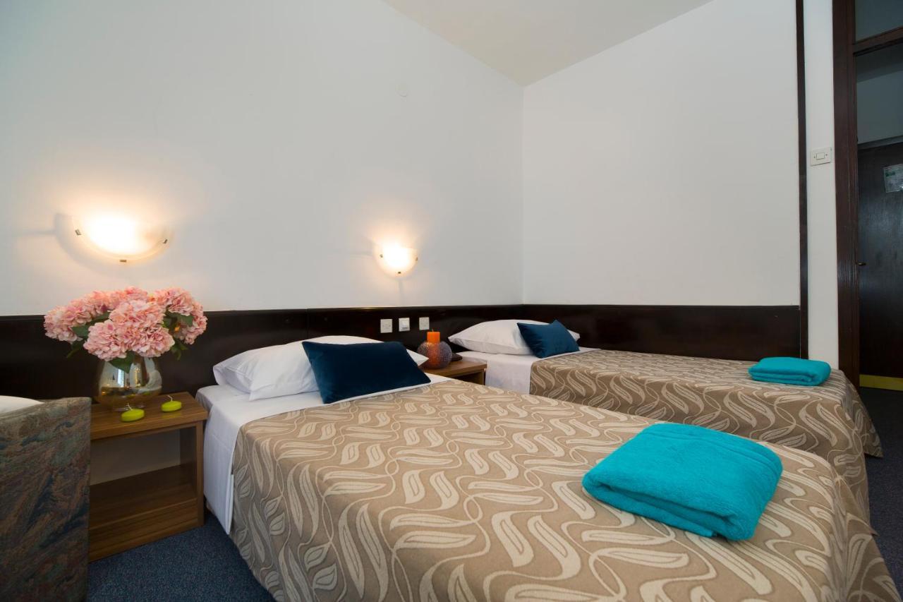 Hotel Laguna グラダツ エクステリア 写真